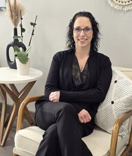 Book an Appointment with Danielle Roszell for Medical