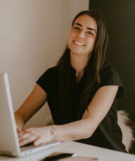 Book an Appointment with Carli Pisony for Synced Injections - Consultations